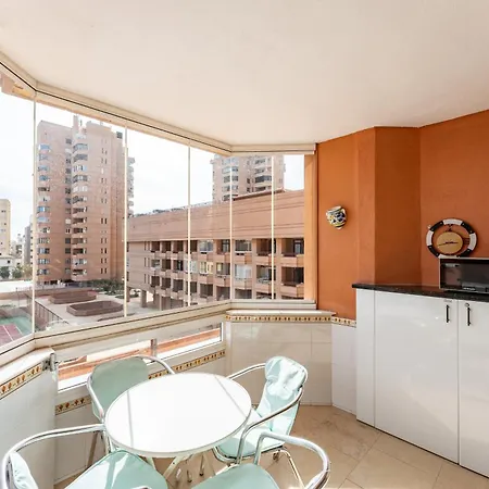 Sunny Apartment, Marina View