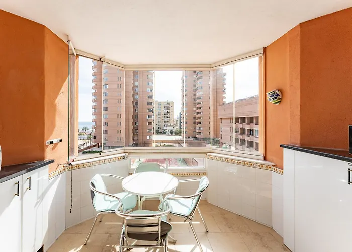 شقة Sunny Apartment, Marina View فوينخيرولا