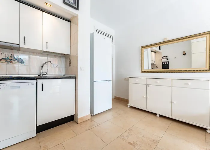 شقة Sunny Apartment, Marina View