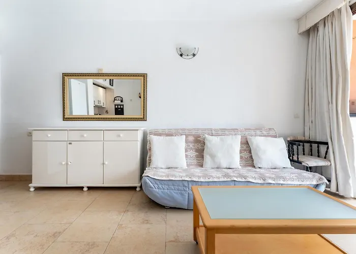شقة Sunny Apartment, Marina View فوينخيرولا